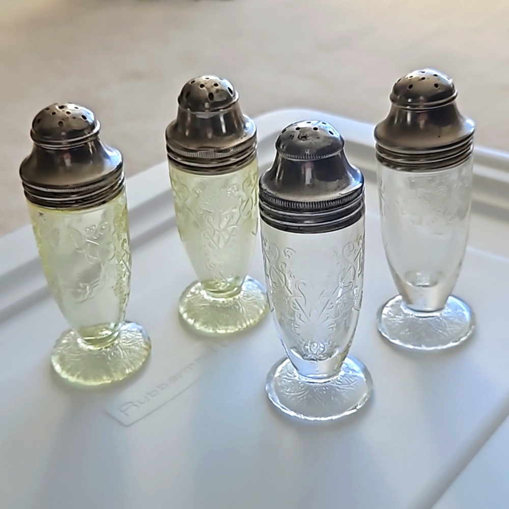 2 Sets Florentine #1 Depression Glass Shakers Hazel Atlas Yellow & Crys…